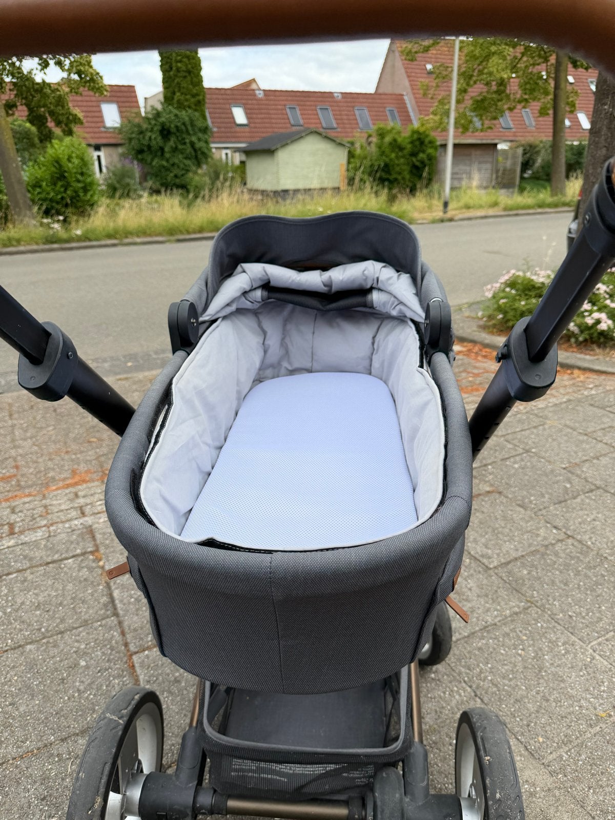 Mutsy Nio combiwagen met reiswieg en zitje, Ophalen, Gebruikt, Combiwagen, Met reiswieg