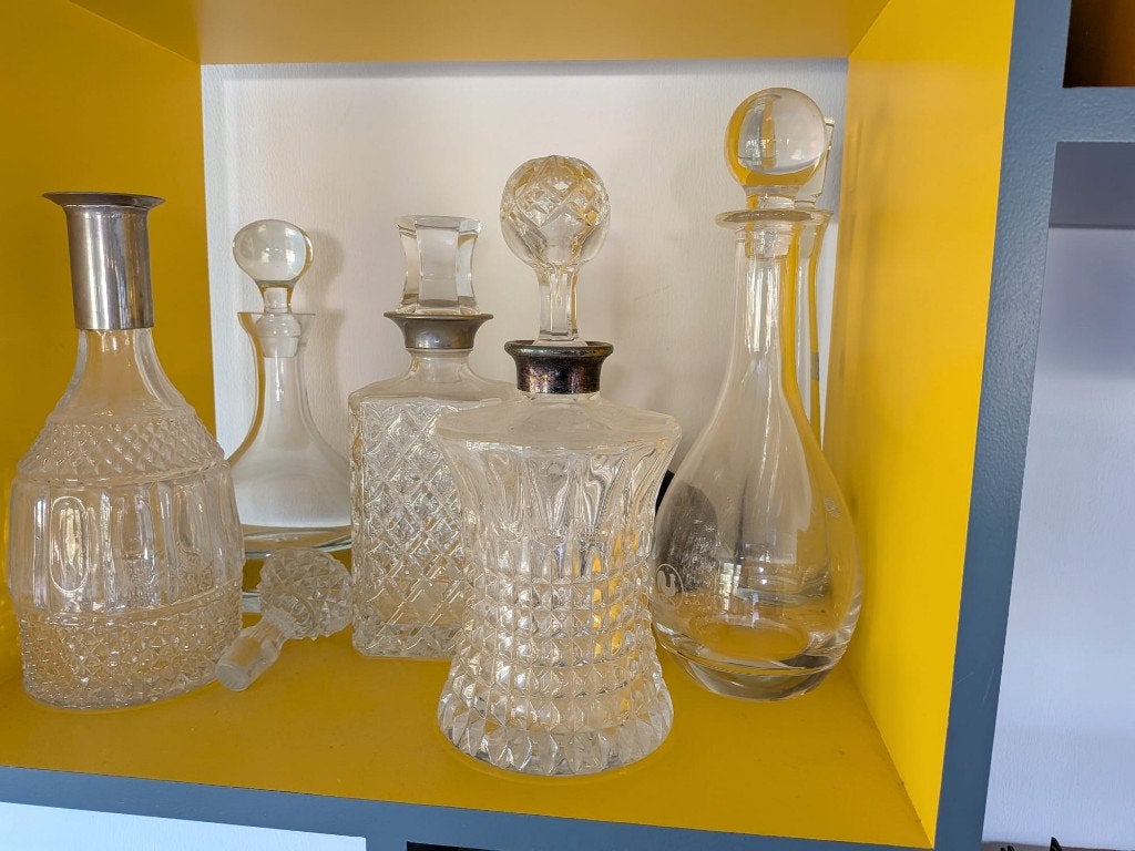 Mooie set van 6 glazen karaffen/decanters vintage, Ophalen
