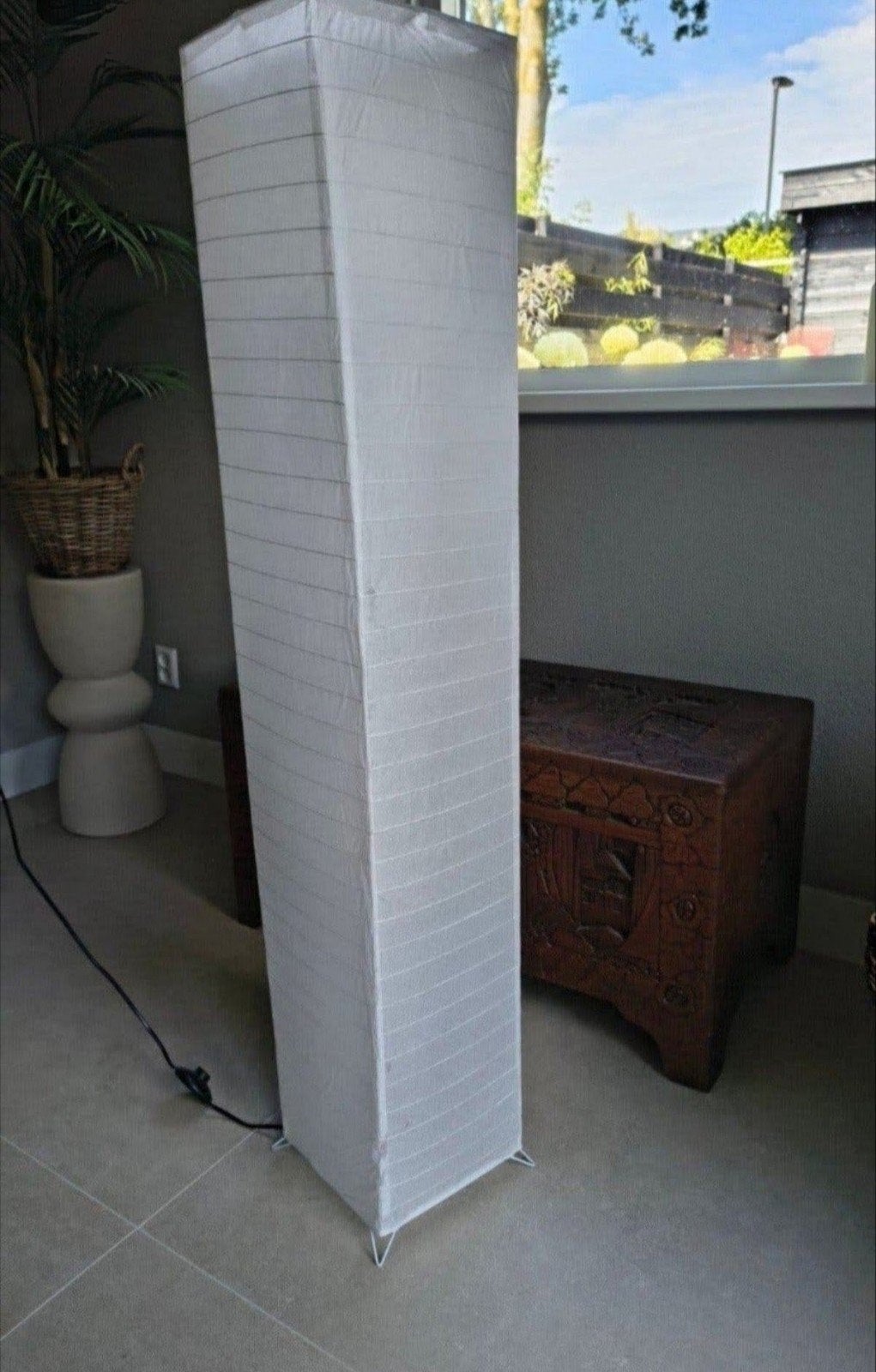 Witte papieren vloerlamp 129cm met voetschakelaar, Huis en Inrichting, Ophalen of Verzenden