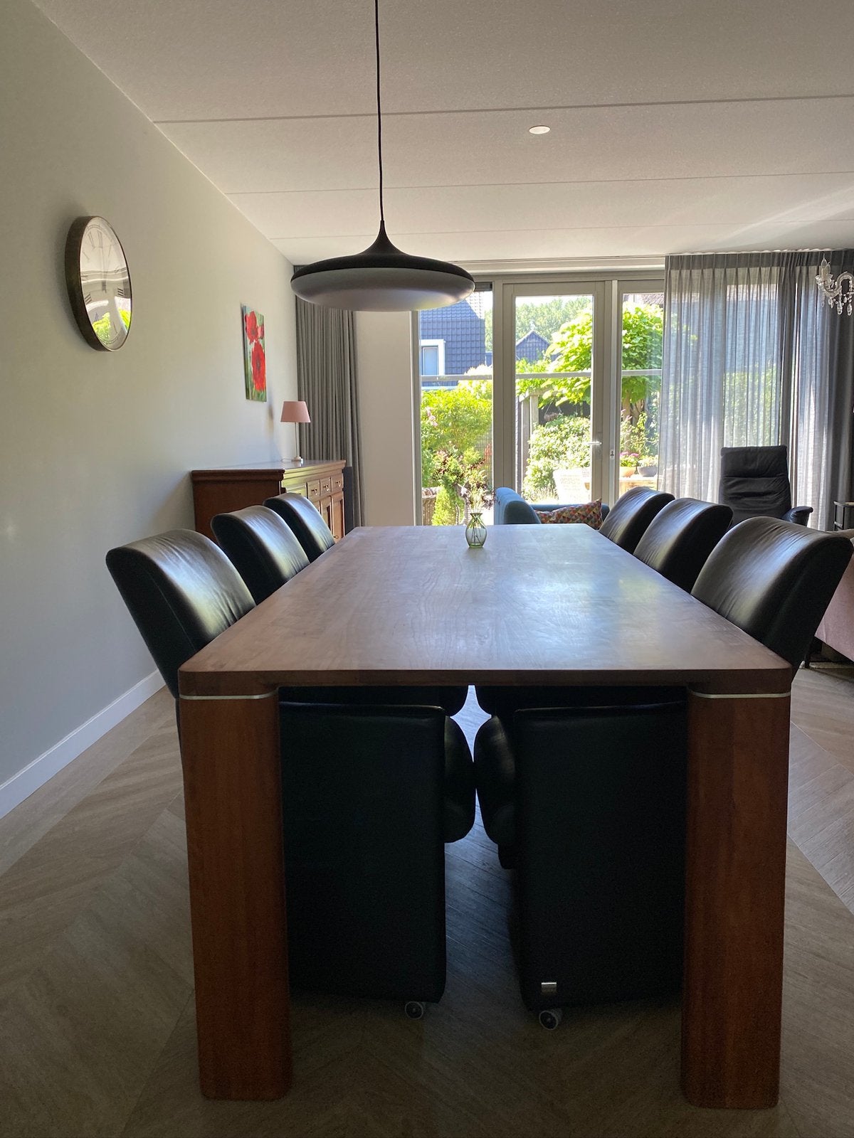 Complete eethoek tafel kersenhout en 6 zwart leren stoelen, Ophalen, Gebruikt, 4 tot 6 stoelen