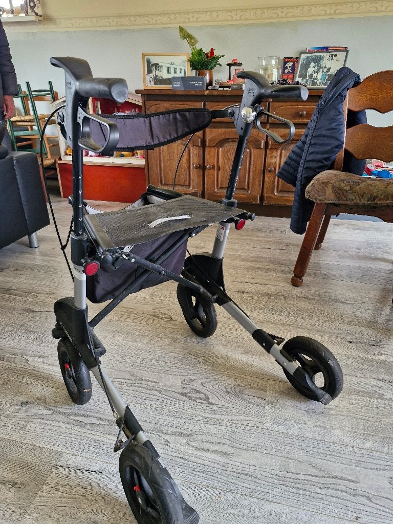 Rollator, Ophalen, Opvouwbaar, Zo goed als nieuw