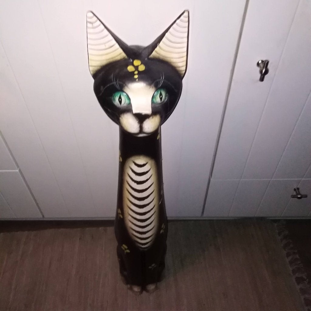 Houten beeld van een poes met een paar mankementjes, Verzamelen, Ophalen, Gebruikt, Dier