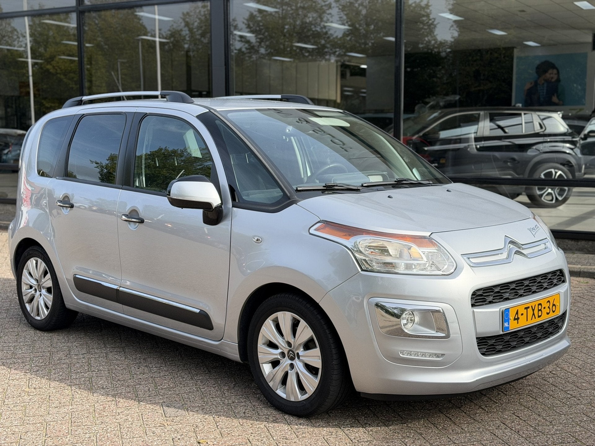 Citroën C3 Picasso 1.4 VTi Exclusive Camera | Hoge Instap |, Voorwielaandrijving, Stof, Gebruikt, Zwart