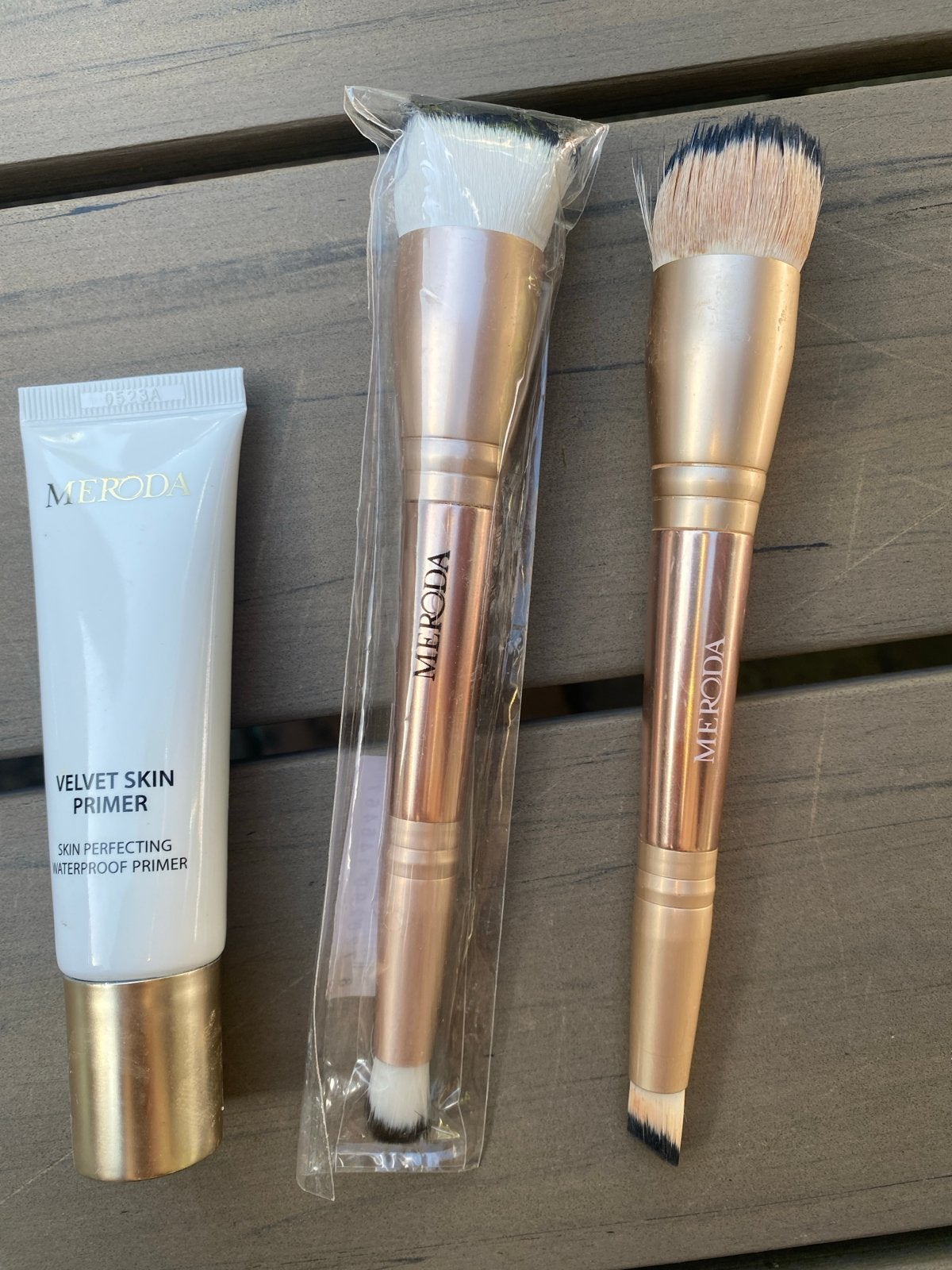 Meroda Velvet Skin Primer met 2 kwasten (nieuw en gebruikt), Overige kleuren, Gehele gezicht, Ophalen of Verzenden, Zo goed als nieuw