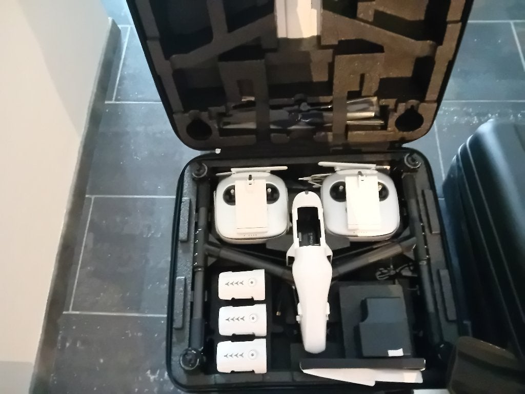 DJI Inspire 1 V2 compleet  :waaronder 2 TB '48, en 1 TB 47, Ophalen, Quadcopter of Multicopter, Overige typen, Zo goed als nieuw