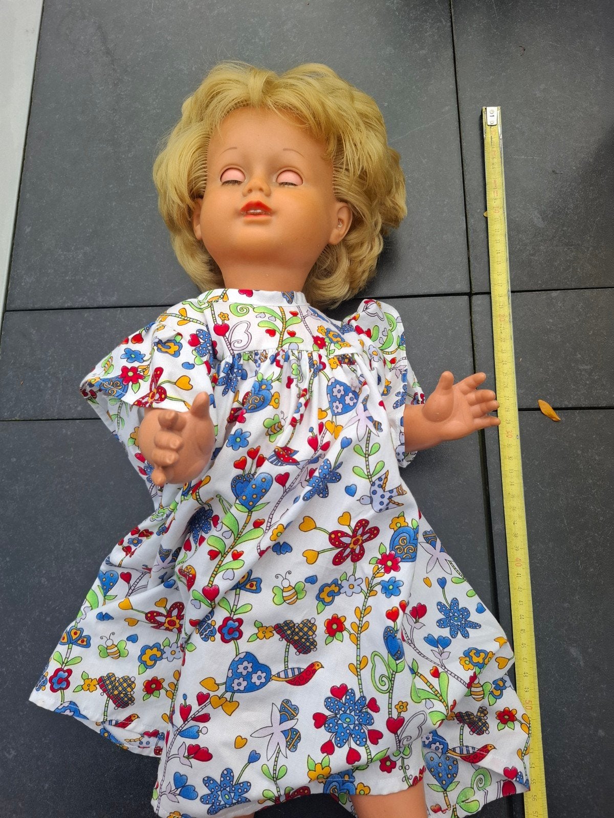 Schildkröt pop 60 cm met bloemenjurk, Verzamelen, Ophalen of Verzenden, Gebruikt, Pop