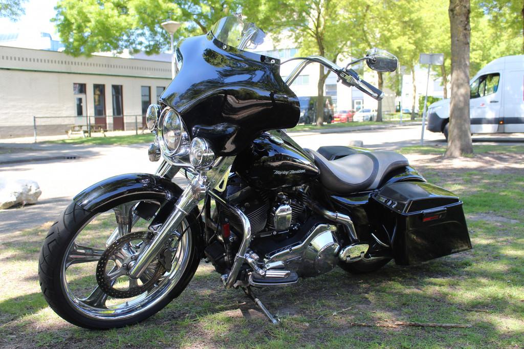 Harley-Davidson Road King FLHRC Road-King Classic bagger sty - foto 2