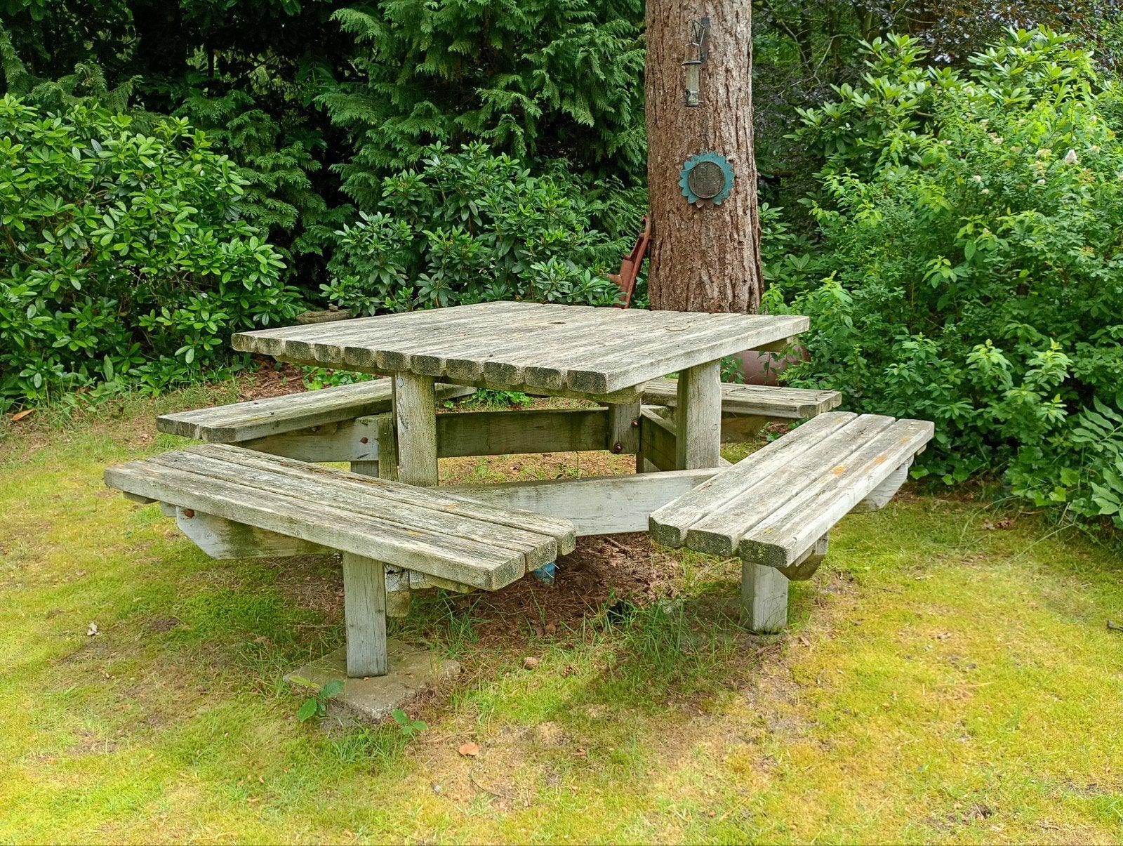 Degelijke houten picknicktafel 8 pers (afhalen in Chaam), Ophalen, Gebruikt, Vierkant, Hout
