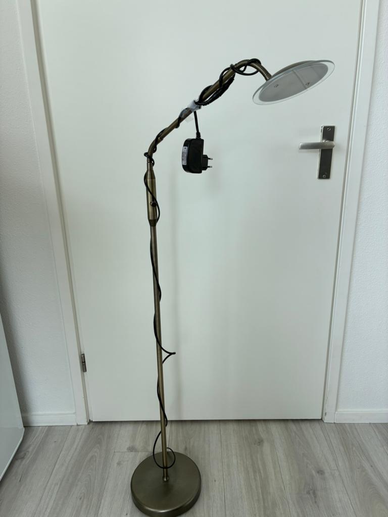 LED vloerlamp met dimmer, Ophalen, Zo goed als nieuw, 150 tot 200 cm