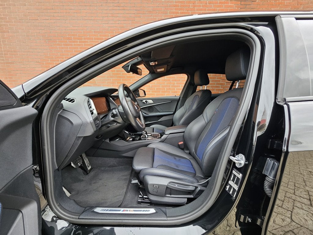 BMW 1-serie 120i M-Sport Automaat Sportpack Carplay Camera, Auto's, 730 kg, Gebruikt, Euro 6, 4 cilinders