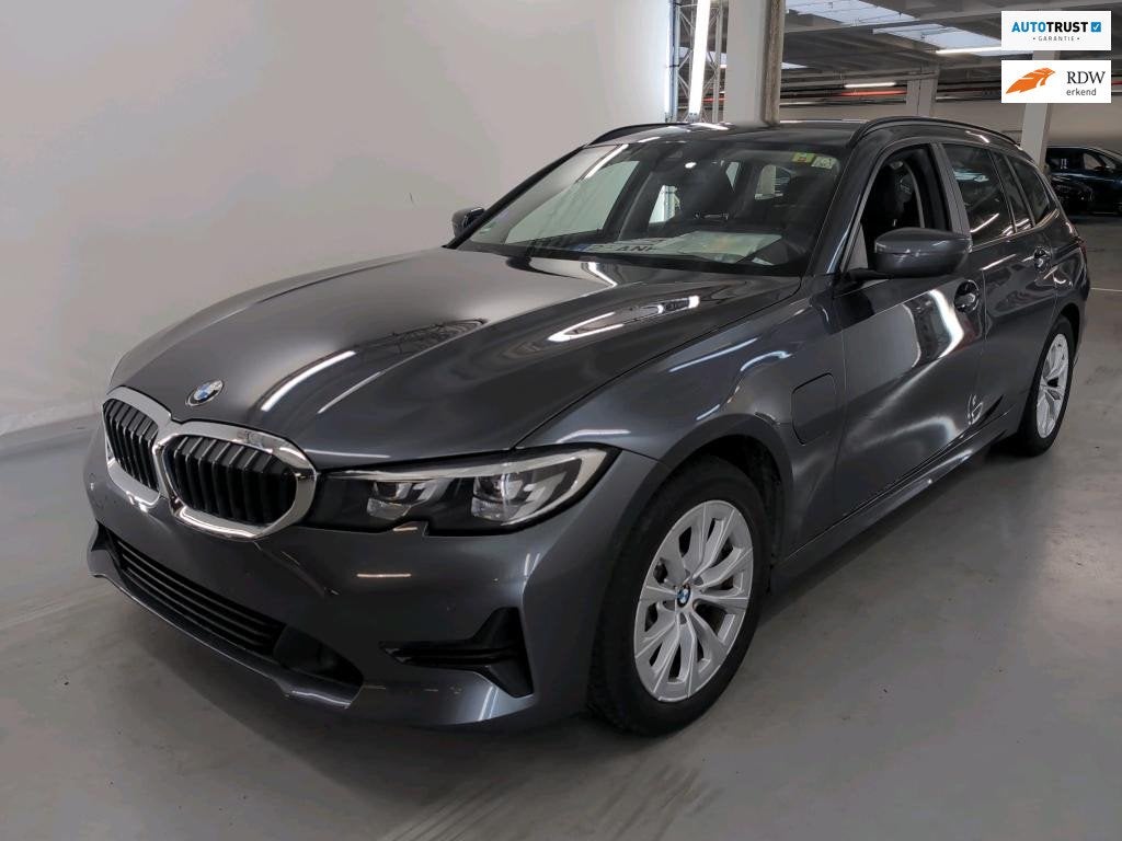 BMW 3-serie Touring 330e Aut Live Coc.p Keyless LED All-in B, Automaat, 1998 cc, Achterwielaandrijving, Gebruikt