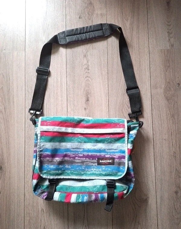 Eastpak Delegate multicolor schoudertas groot 35 x 45 cm, Ophalen of Verzenden, Zo goed als nieuw, Overige kleuren, Overige merken