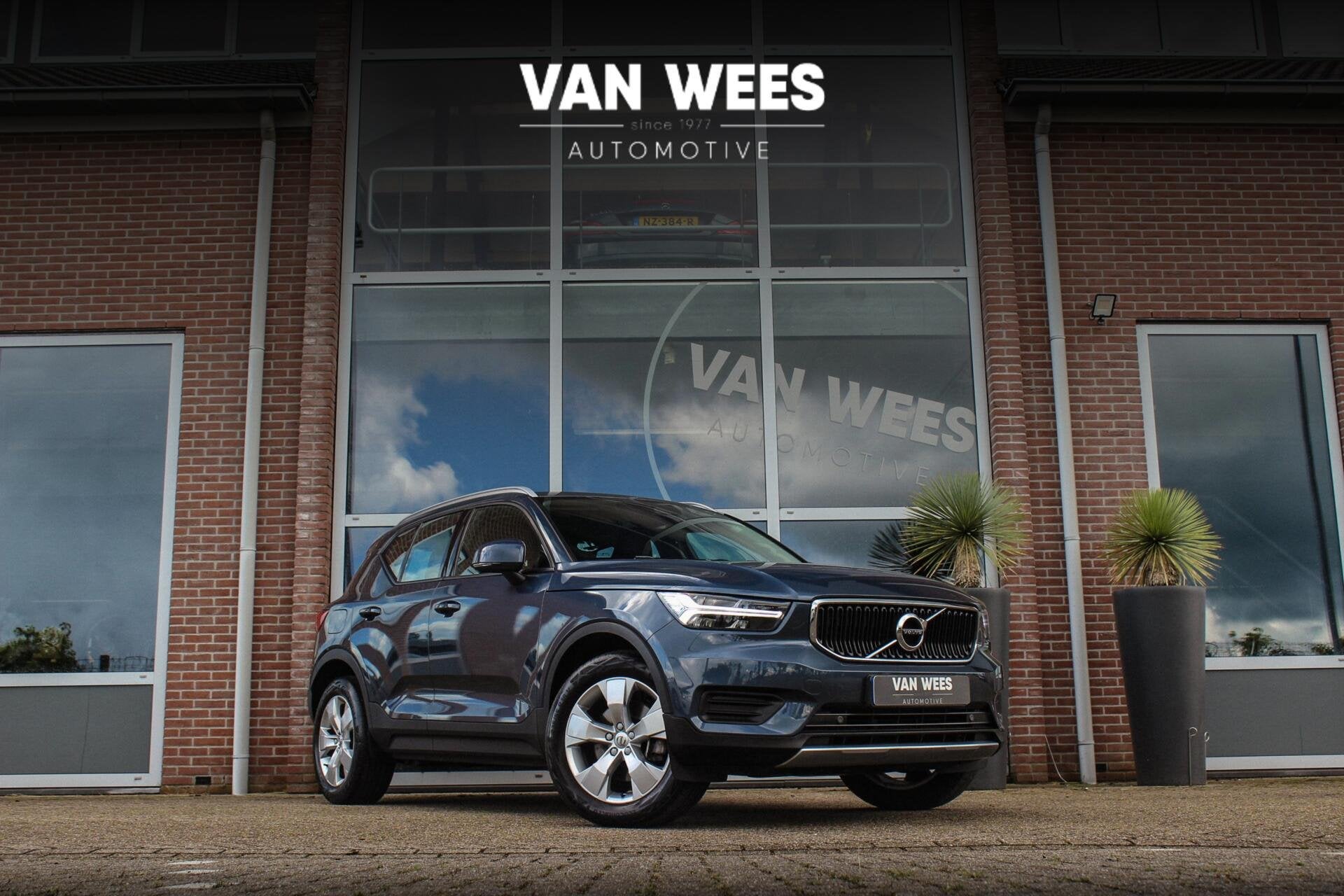 Volvo XC40 2.0 B3 Momentum | 2e eigenaar | NL auto | Cruise, Gebruikt, 4 cilinders, 1969 cc, Blauw