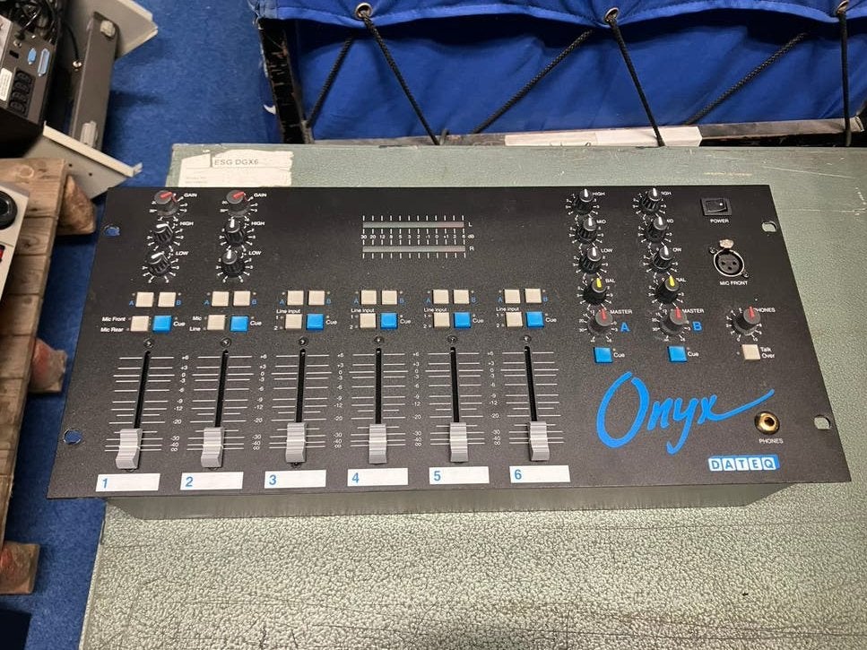 Dateq onyx , nette staat , uit vaste installatie, Nl, Dateq, Microfooningang, Ophalen of Verzenden