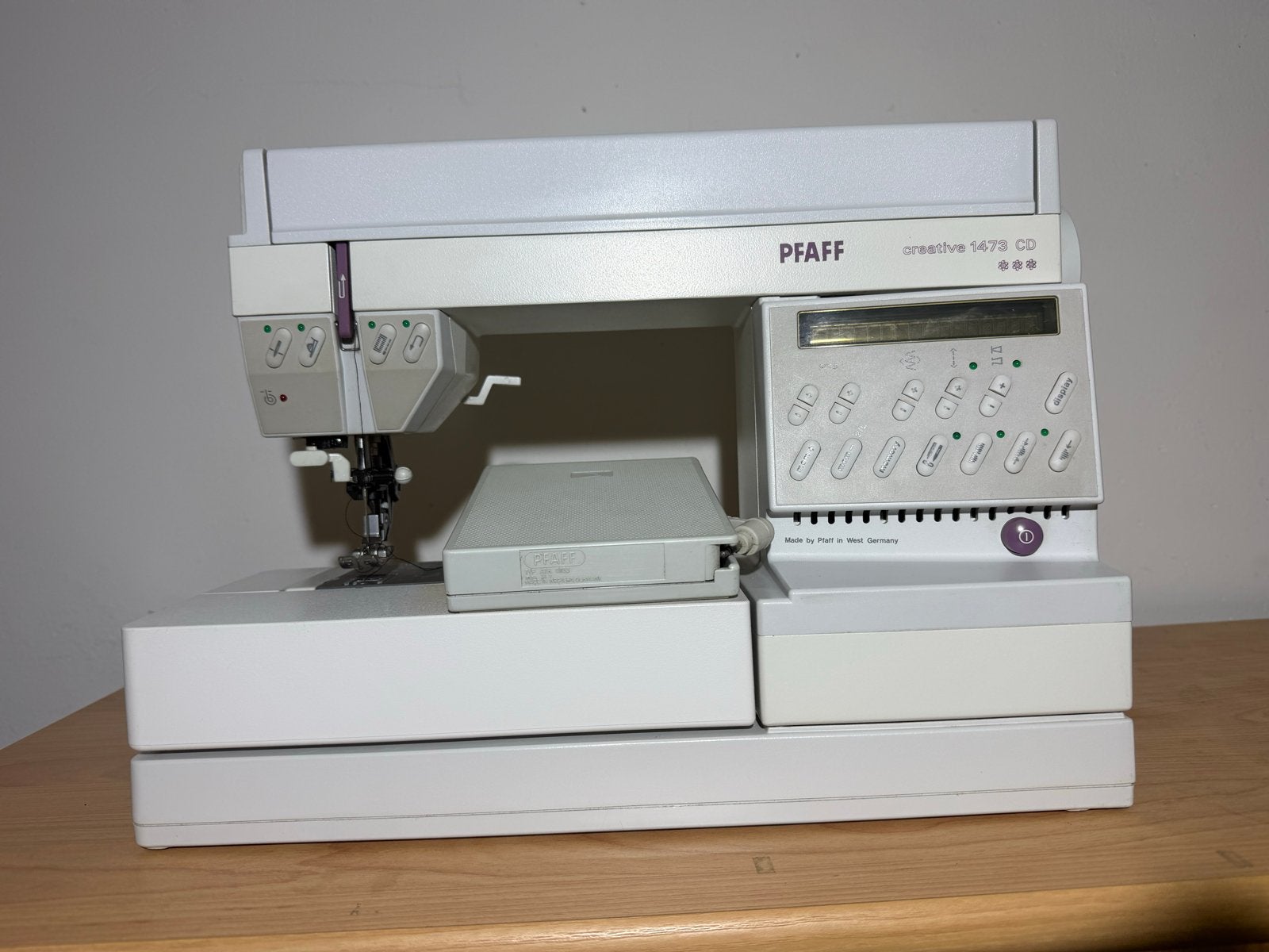 Pfaff Creative 1473 CD Naaimachine - Zo goed als nieuw, Ophalen of Verzenden, Zo goed als nieuw, Naaimachine, Pfaff
