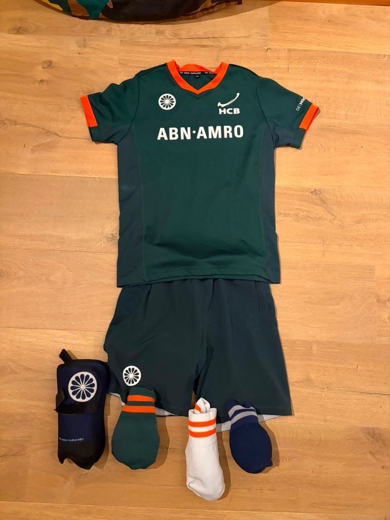 Tenue jongen maat 152 HCB shirt en broekje, Ophalen of Verzenden, Gebruikt, Kleding