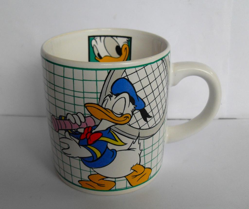Donald Duck Beker Tennis Mok Disney, Verzamelen, Disney, Ophalen of Verzenden, Donald Duck, Zo goed als nieuw, Servies