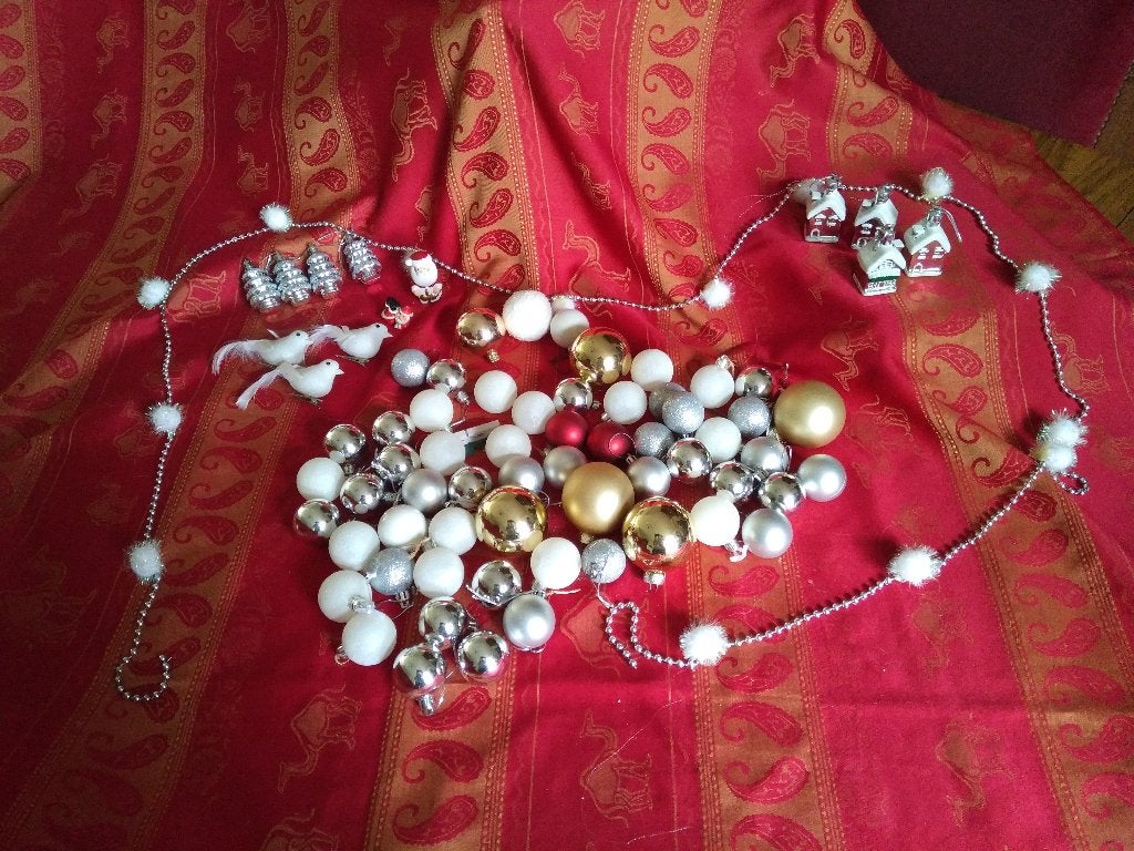 KERSTBOOM-spulletjes; ballen, vogeltjes, huisjes en slinger, Diversen, Ophalen, Zo goed als nieuw