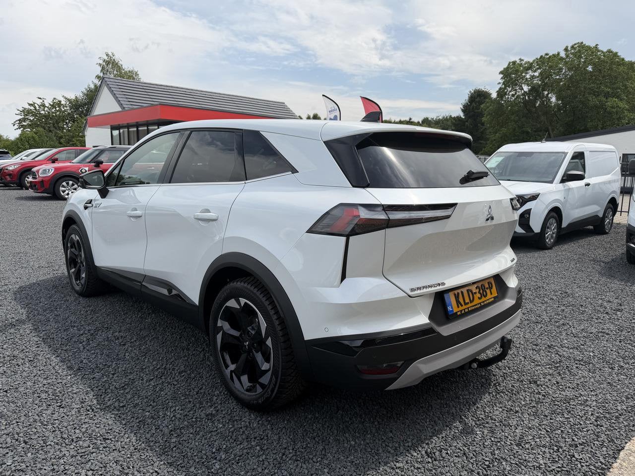 Mitsubishi GRANDIS NIEUW 1.8 HEV Intense+, 1789 cc, Bedrijf, Hybride Elektrisch/Benzine, 1000 kg
