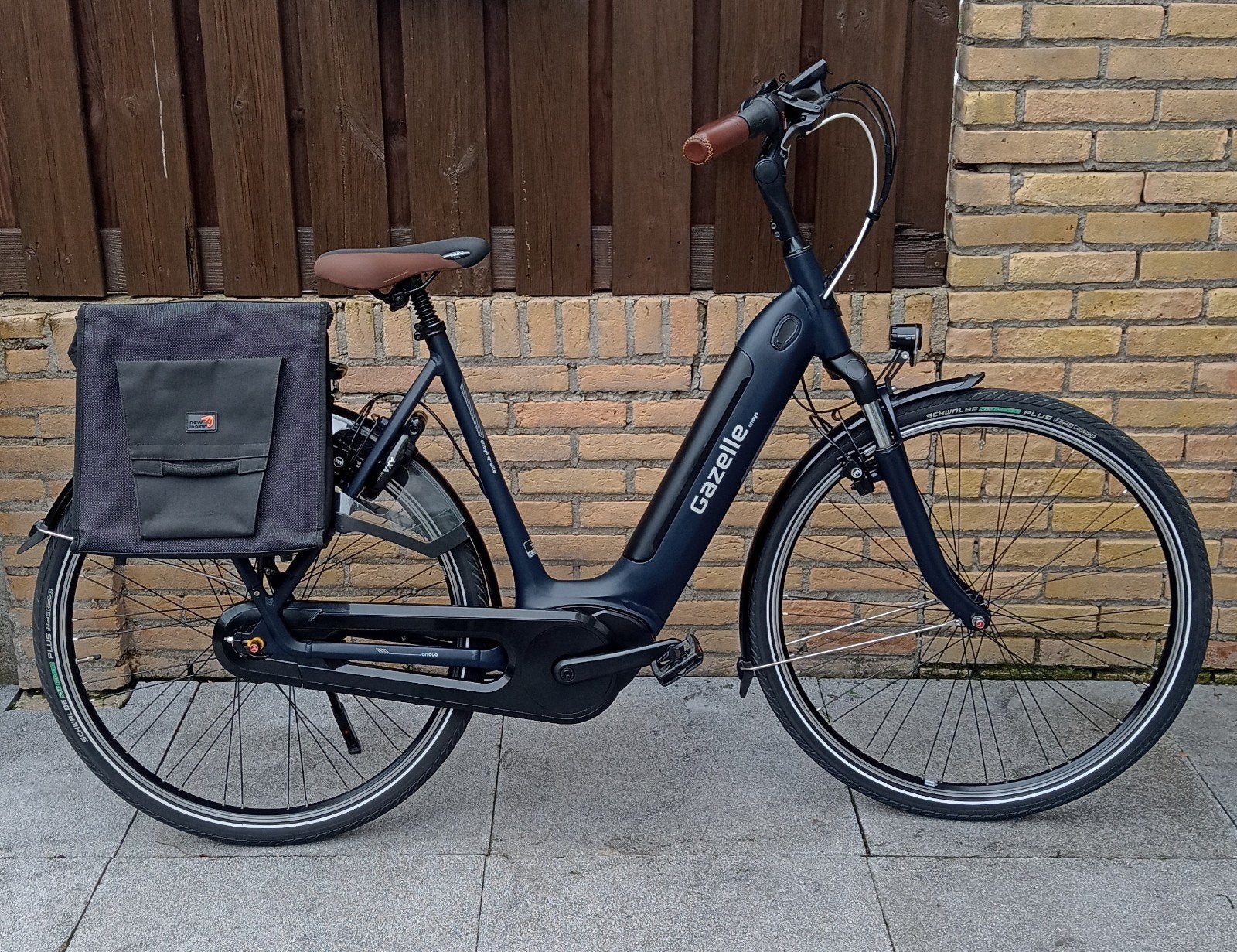 GAZELLE Grenoble C7+ BOSCH - 57 cm - Weinig Km - Nieuwstaat, 55 tot 59 cm, Ophalen, Zo goed als nieuw, Gazelle