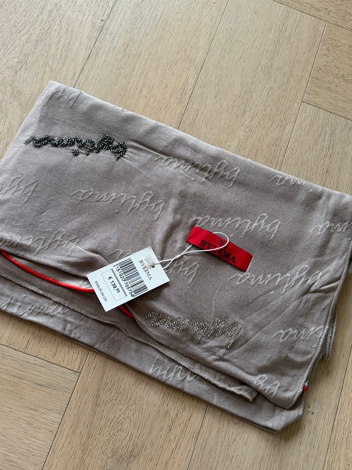 Bylima sjaal stone grey nieuw met prijskaartje, Kleding | Dames, Ophalen of Verzenden, Nieuw, Sjaal