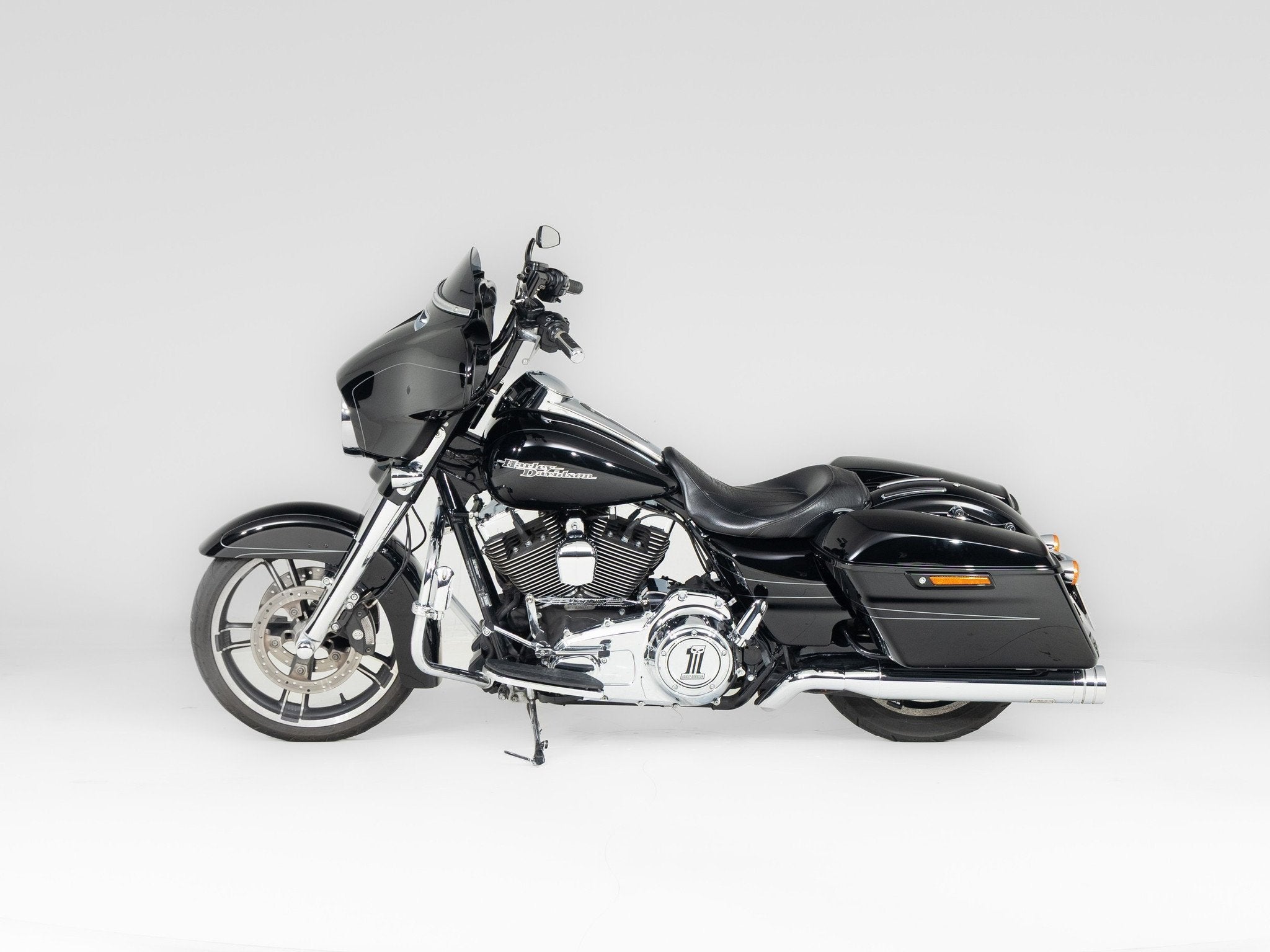 Harley-Davidson FLHXS Street Glide Special Solid (bj 2015), 1690 cc, Bedrijf, Toermotor, Laan van Vredenoord 33
2289 DA  Rijswijk ZH, NL