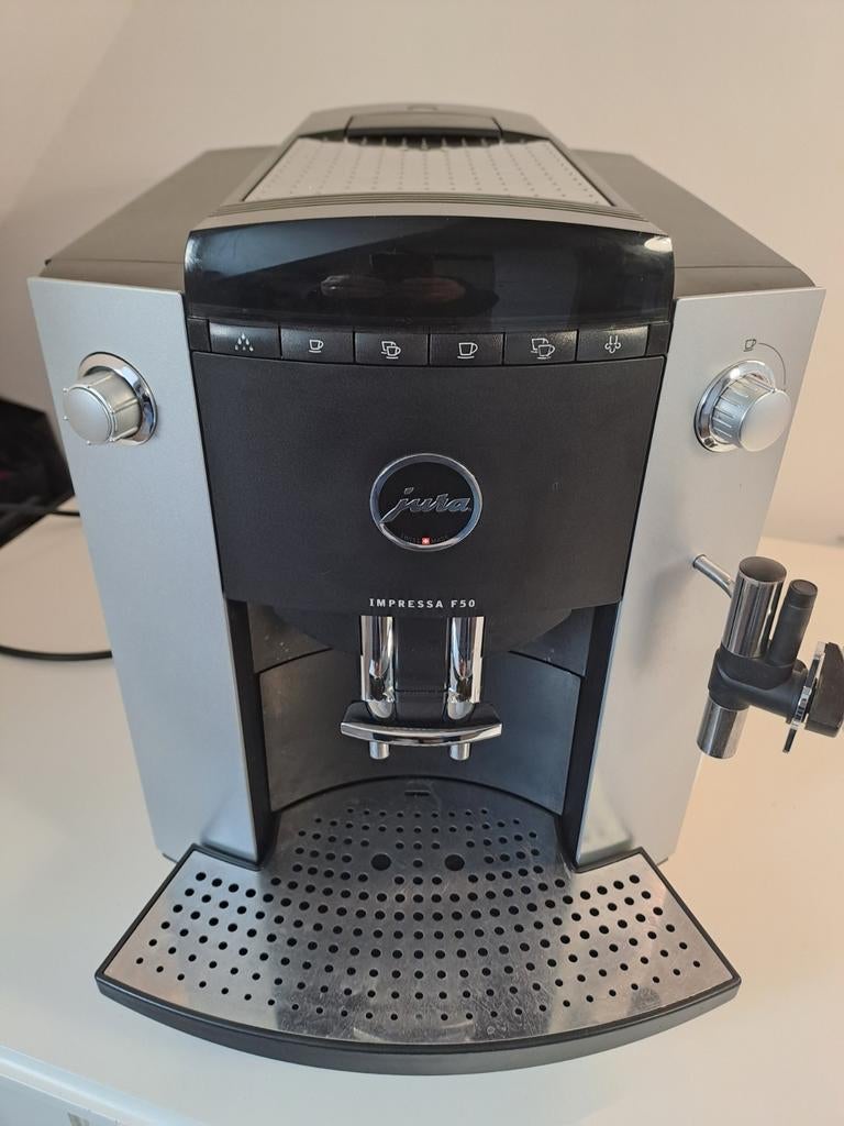 Jura F50 refurbished, Witgoed en Apparatuur, Koffiezetapparaten, Ophalen of Verzenden, Refurbished, Koffiemachine