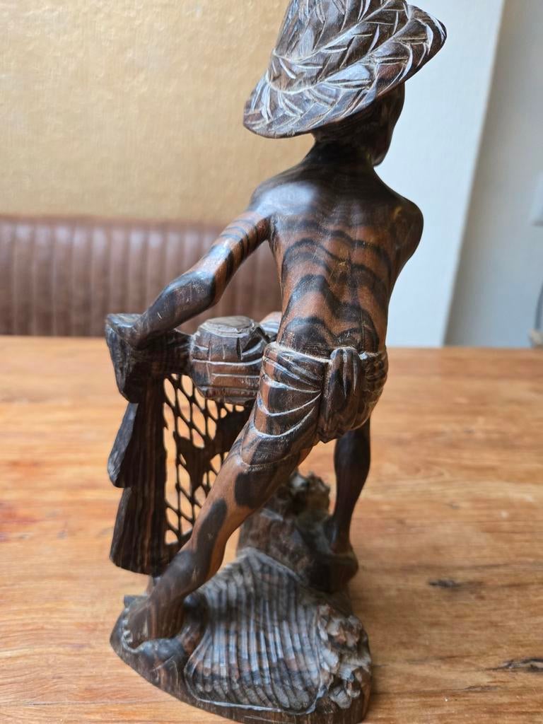 Supermooi beeld, Visser in Bali, Antiek en Kunst, Kunst | Beelden en Houtsnijwerken, Ophalen of Verzenden