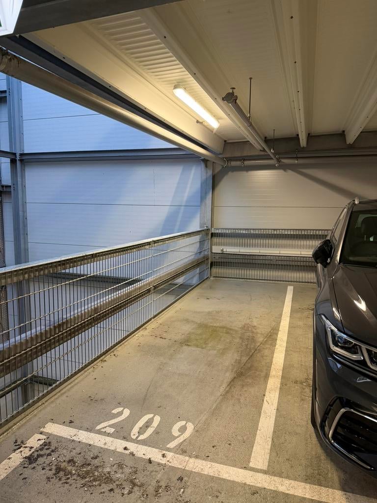 Motorparkeerplaatsen te huur Amsterdam Noord Distelweg, Huizen en Kamers, Garages en Parkeerplaatsen, Amsterdam