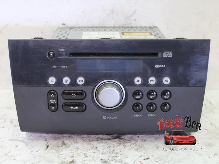 Radio CD Speler van een Suzuki Swift, Gebruikt, -, -, Ophalen of Verzenden