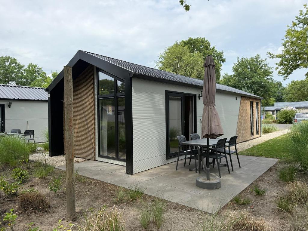 Chalet te koop EuroParcs Kaatsheuvel stacaravan rendement, Caravans en Kamperen, Stacaravans, Tot en met 4