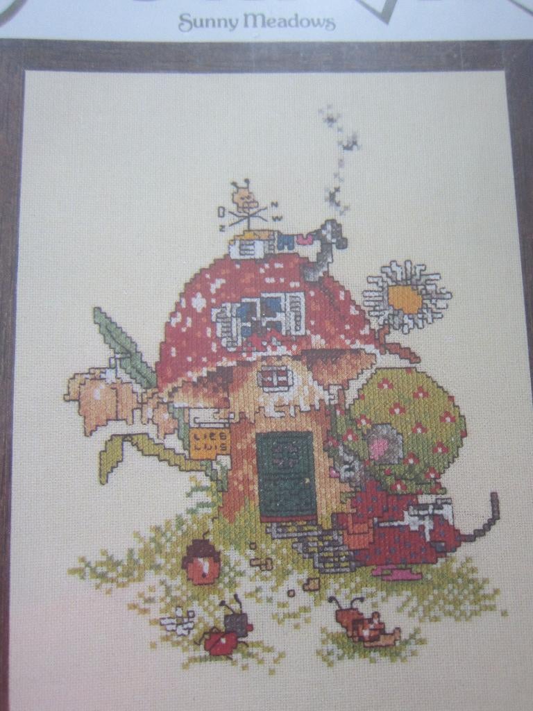 borduurpatroonen BEATRIX POTTER en MATHILDE DE MUIS, Ophalen of Verzenden, Zo goed als nieuw, Handborduren, Patroon