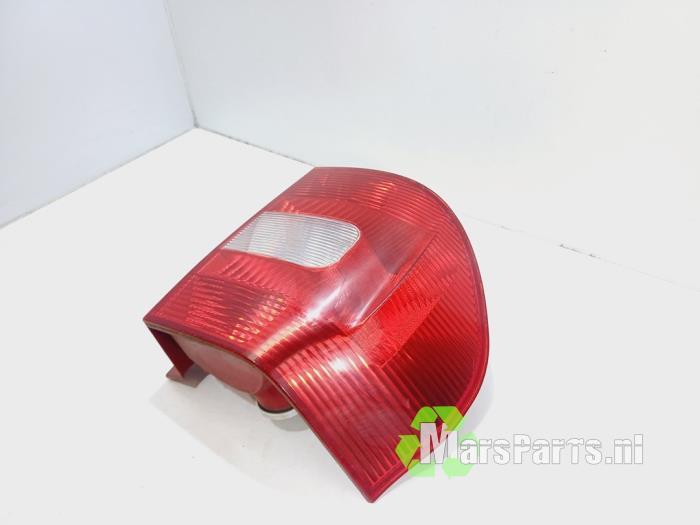 Achterlicht links van een Skoda Yeti