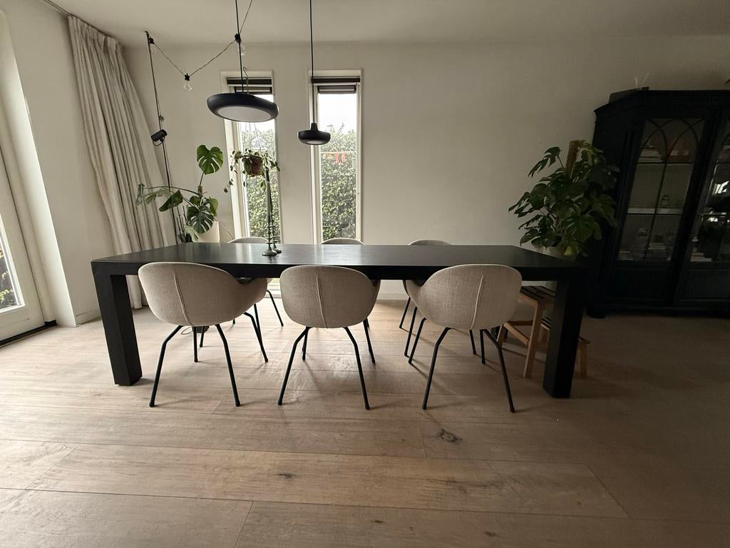 Stoere zwarte metalen met houten tafel voor 10 personen, Huis en Inrichting, Tafels | Eettafels, Ophalen, Gebruikt, 200 cm of meer