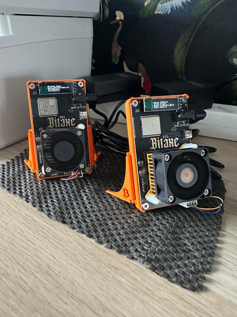 1x Bitaxe Gamma Bitcoin Miner - Nieuwstaat!, Ophalen of Verzenden, Zo goed als nieuw