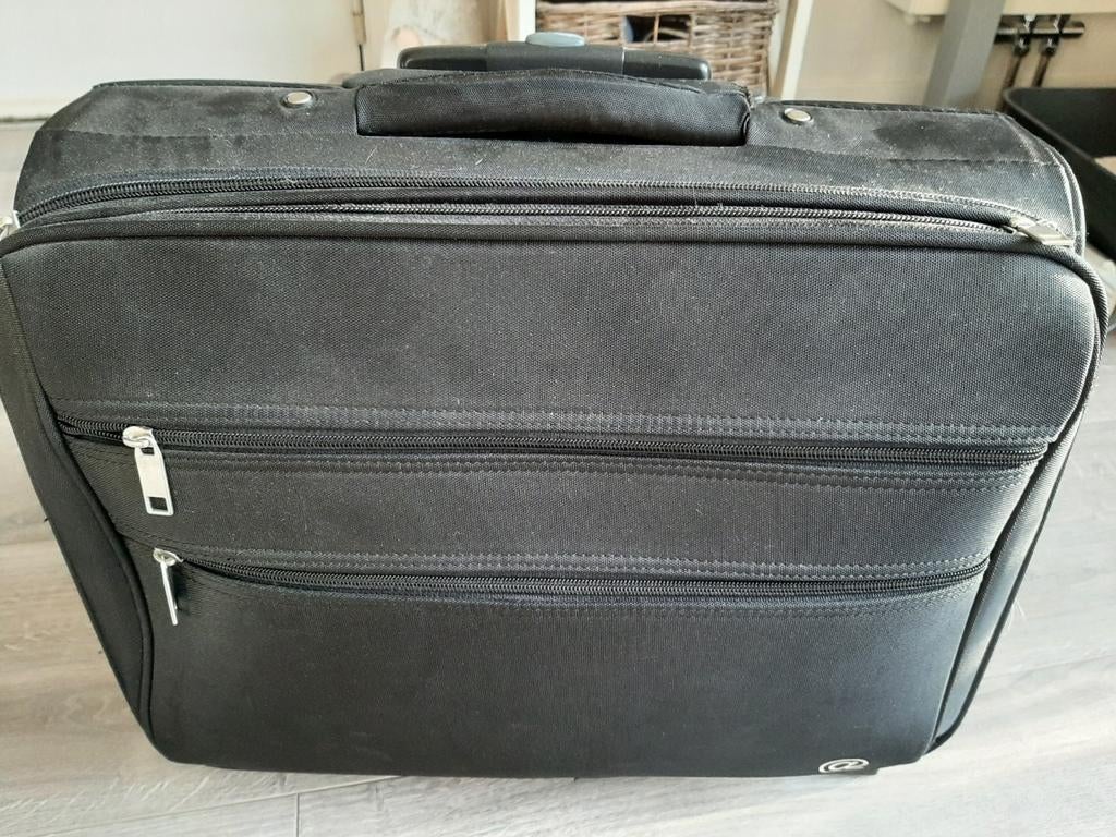 Zwarte 2-wielige pilotenkoffer met vakken, Overige materialen, Wieltjes, Gebruikt, Minder dan 50 cm