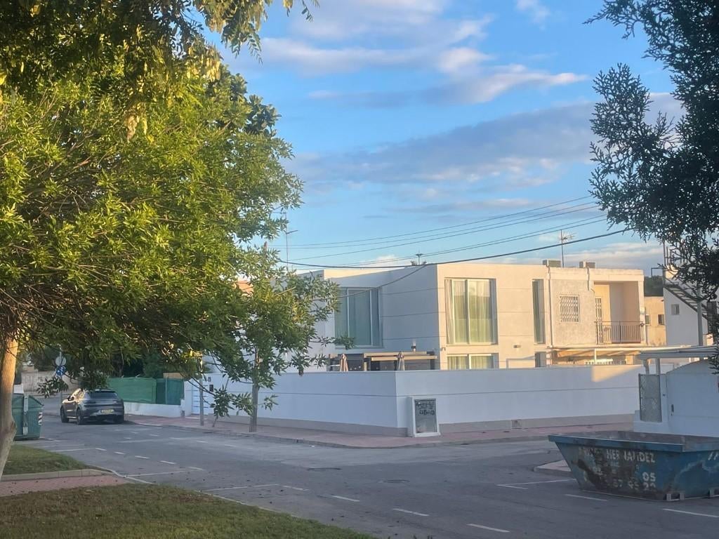 Unieke luxe villa 150 m van strand KOOP OP AFBETALING, 8 personen, 4 of meer slaapkamers, Dorp, Wasmachine