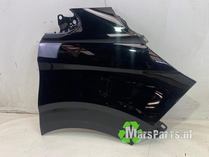 Scherm rechts-voor van een Ford Transit Custom