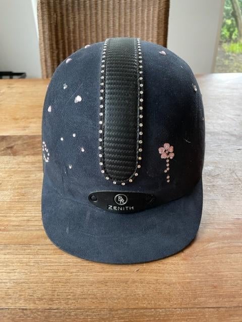 Paardrijcap donkerblauw, merk Zenith, maat 56., Dieren en Toebehoren, Paardrijkleding, Ophalen of Verzenden, Zo goed als nieuw