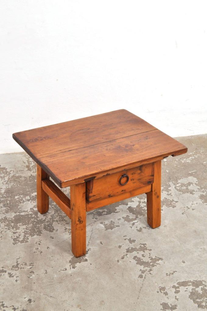 Antiek Spaans tafeltje primitive side table bijzettafel 1850, Gebruikt, Ophalen of Verzenden, 75 cm of meer, 60 cm of meer