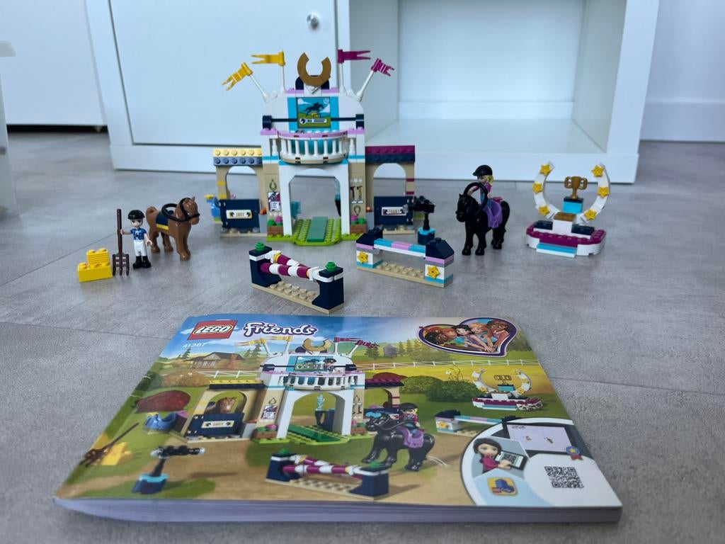 LEGO FRIENDS 41367 STEPHANIE’S PAARDENCONCOURS, Ophalen of Verzenden, Zo goed als nieuw, Complete set, Lego