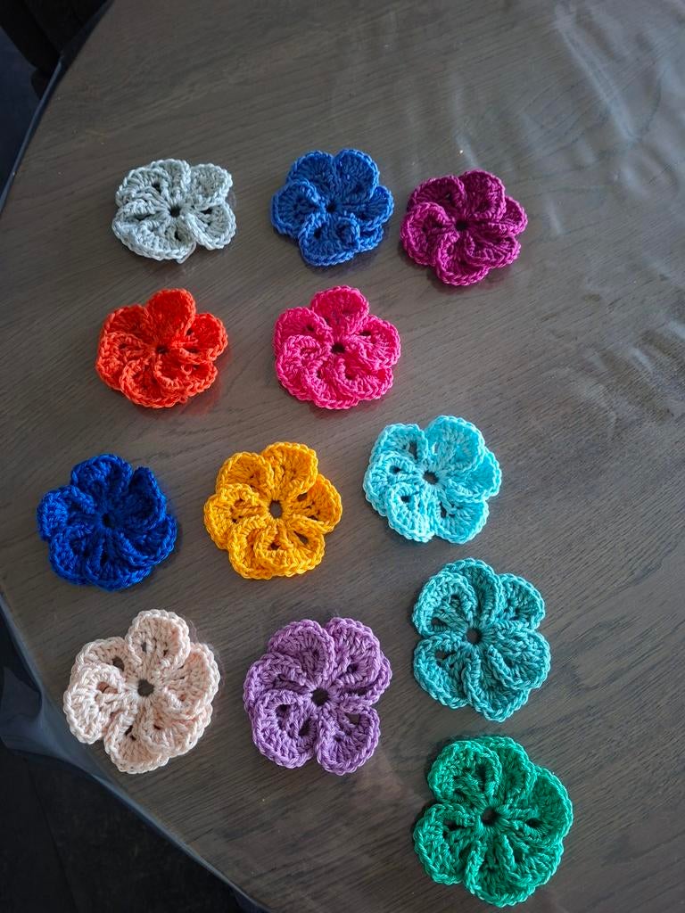 Gehaakte bloemen - Katoen - 7 cm, Ophalen of Verzenden, Nieuw, Haken, Overige typen
