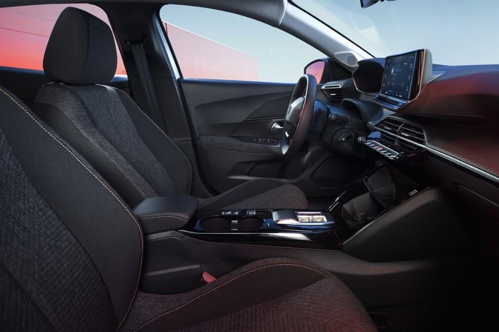 Peugeot 208 1.2 Puretech 2025, Voorwielaandrijving, Euro 6, 100 pk, Zwart