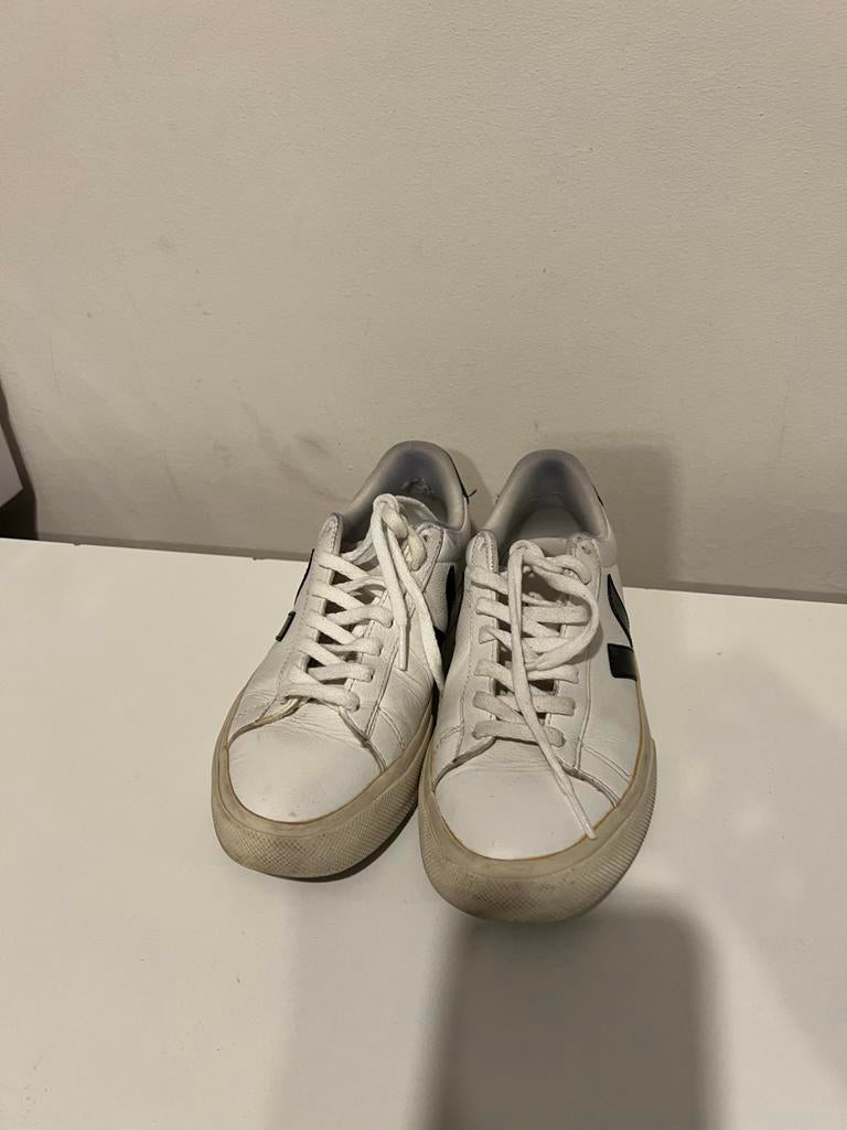 Witte Veja Sneakers Maat 38, Kleding | Dames, Schoenen, Wit, Ophalen of Verzenden, Sneakers of Gympen, Zo goed als nieuw