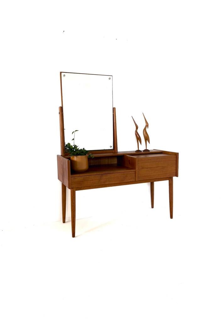 Vintage teakhouten kaptafel, Melvin Mikkelsen Møbler ‘60, Vintage retro buisframe design rotan webbing papercord deens, 100 tot 150 cm