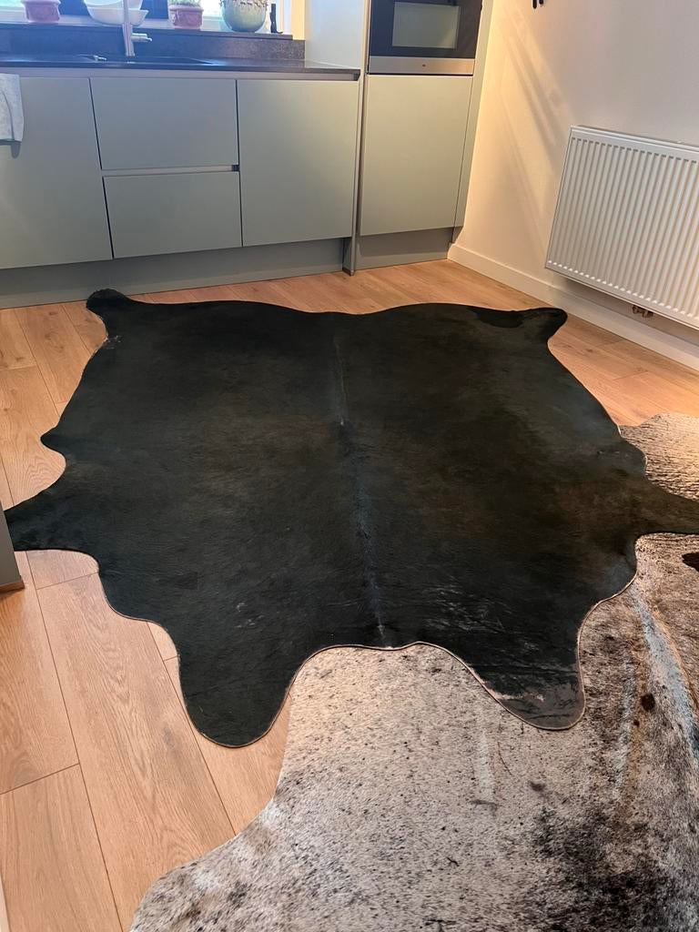 Xxl koe huid zwart, Ophalen, Zwart, 200 cm of meer, Zo goed als nieuw