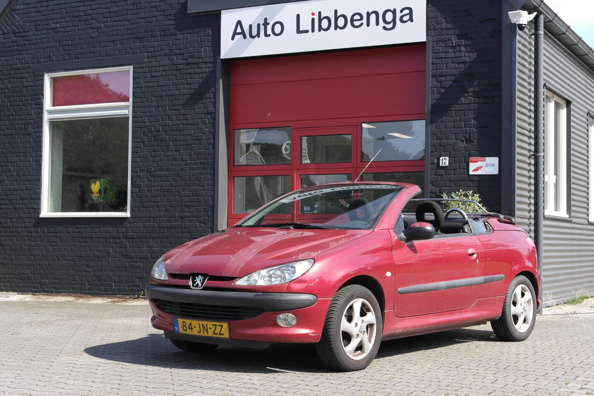 Peugeot 206 CC 1.6-16V KASSAKOOPJE APK TOT 18-06-2027! GOED, Auto's, Voorwielaandrijving, Stof, Gebruikt, Cabriolet