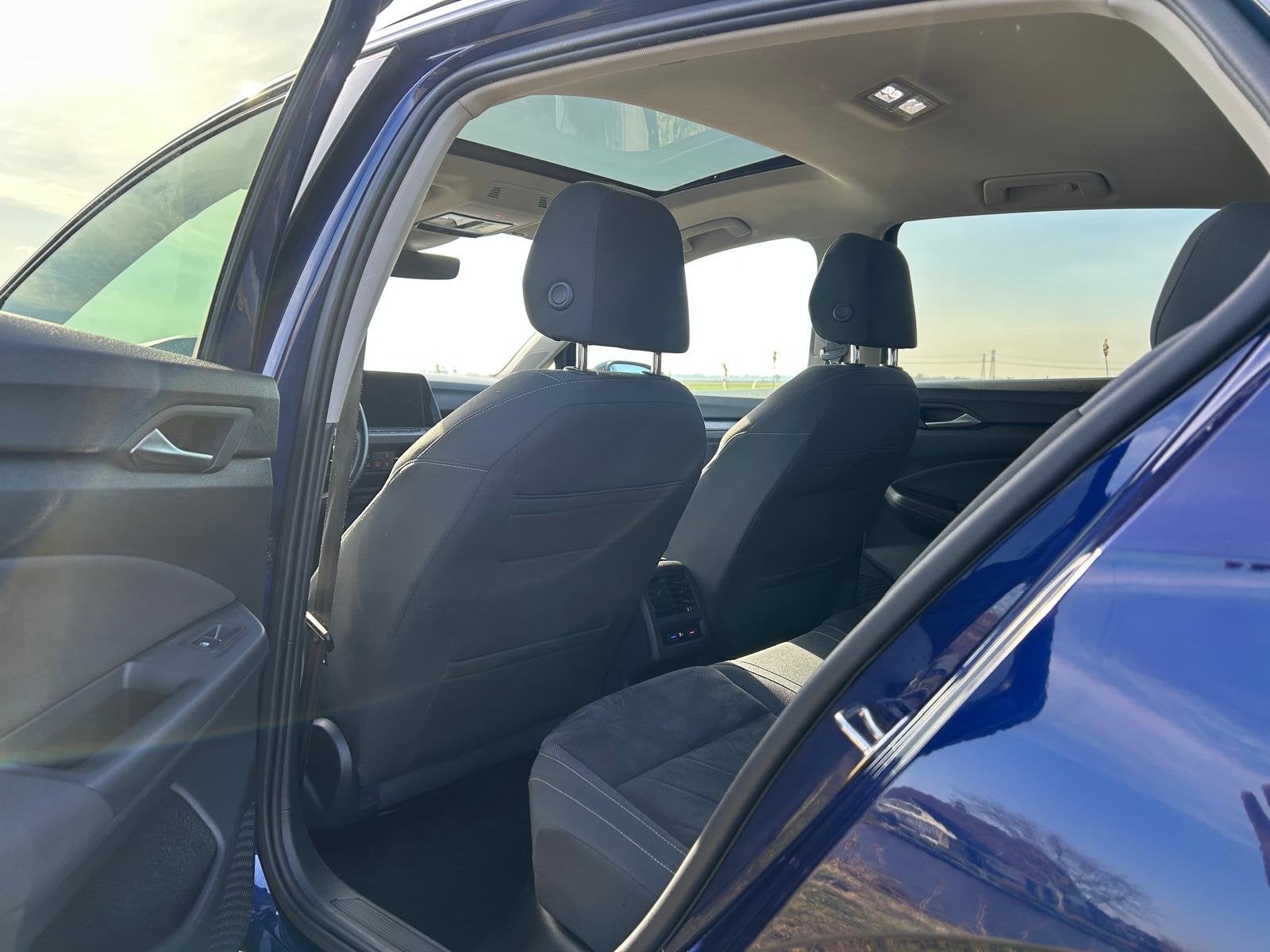 Volkswagen Golf 1.5 eTSI R-Line Panoramadak / Automaat / Erg, Stof, 4 cilinders, 150 pk, Blauw