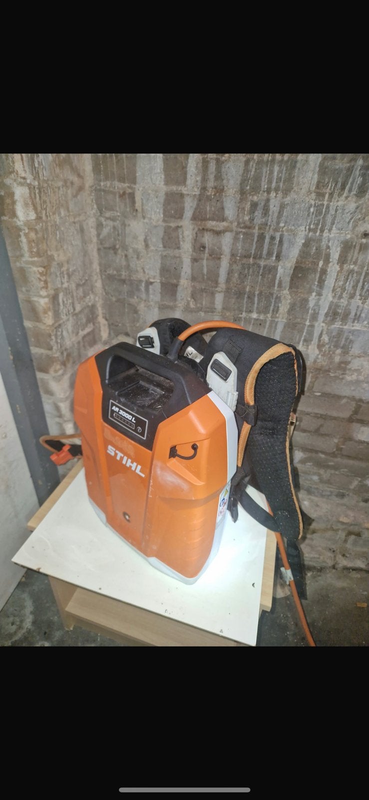 Accu AR 3000 met draagvest van het merk stihl, Ophalen, Zo goed als nieuw