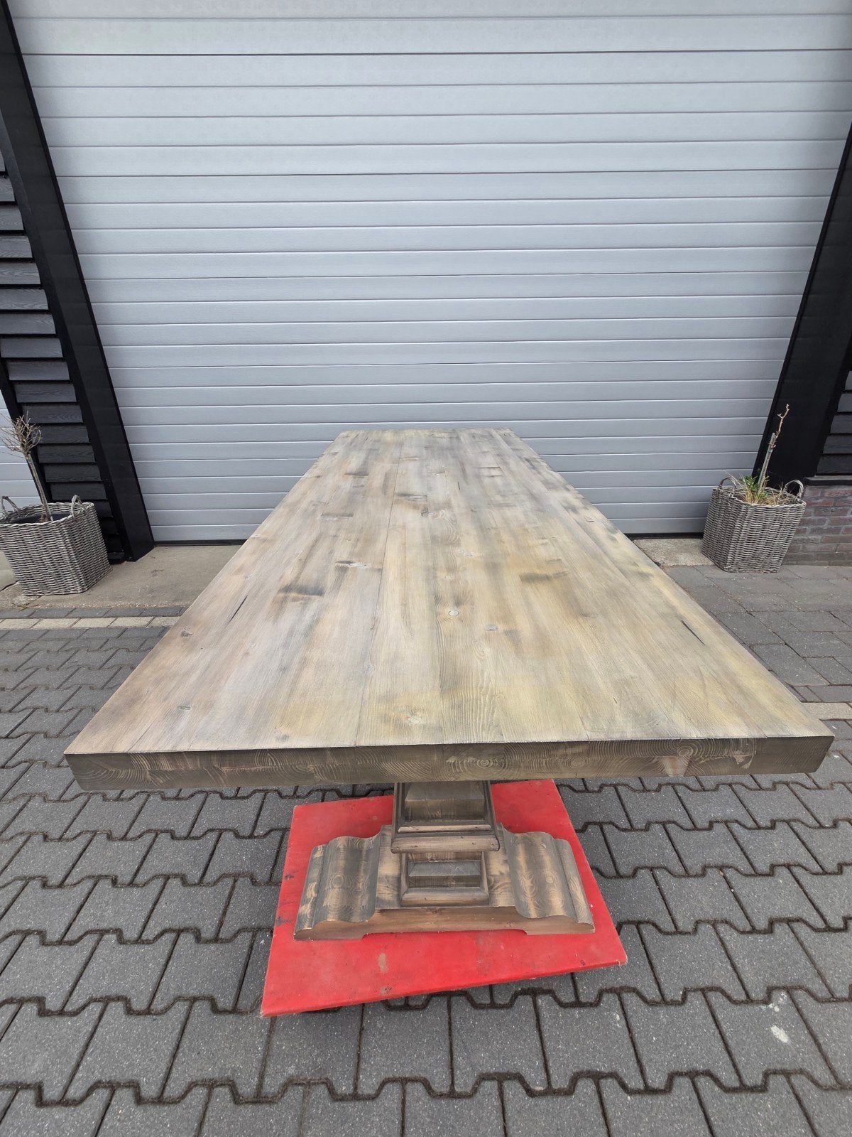 Robuuste houten eettafel met massief onderstel, Huis en Inrichting, Tafels | Eettafels, Ophalen, Gebruikt, 100 tot 150 cm, Rustiek